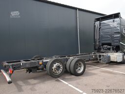Volvo FH 420 6x2 chassis truck