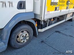 DAF LF 180 FA with side opening and lift