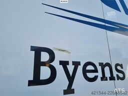 DAF LF 180 FA with side opening and lift