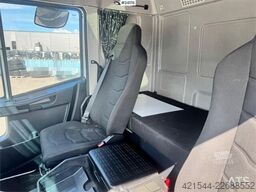 Iveco Eurocargo 150-280 4x2 Box Truck with Tail Lift and