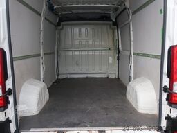 PEUGEOT Boxer Kasten Hochraum 333 L2H2 Pro BlueHDi 140 S