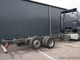 Volvo FH 420 6x2 chassis truck