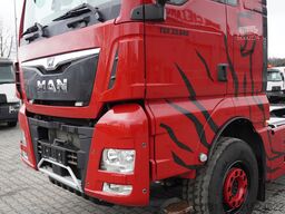 MAN TGX 33.640 6x4 tractor unit / GVM 70 t
