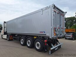SCHMITZ CARGOBULL Kipper 52m³ mit gekröpftem Chassis