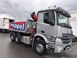 MERCEDES-BENZ Arocs 4   6x4 Dreiseitenkipper mit Ladekran