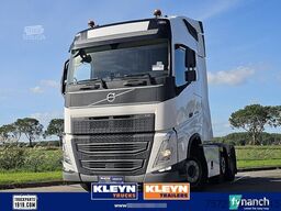 VOLVO FH 460 6X2 GLOBE SKIRTS