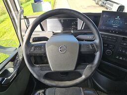 VOLVO FH 460 6X2 GLOBE SKIRTS