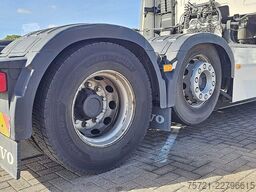 VOLVO FH 460 6X2 GLOBE SKIRTS
