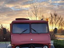 Mercedes-Benz Unimog 400