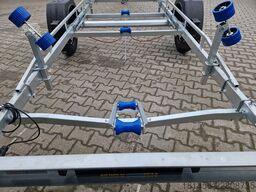 trailershop Bootanhänger direkt 1300kg GN231  Neptun