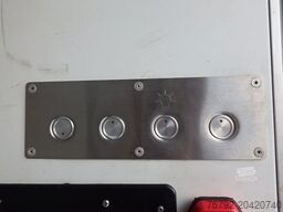 SCHMITZ CARGOBULL SKO 24/L FP 45 Multitemp/Doppelst./LBW 3to./Lift