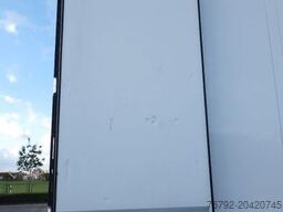 SCHMITZ CARGOBULL SKO 24/L FP 45 Multitemp/Doppelst./LBW 3to./Lift
