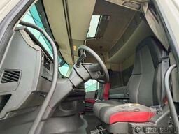 VOLVO FH 420 6X2 GLOBETROTTER HEIWO BOX 875 x 250 x 27