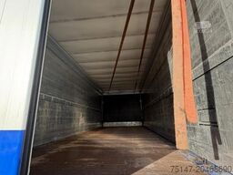 KRONE 18 to 2-Achs Getränke Schwenkwandkoffer Stapler