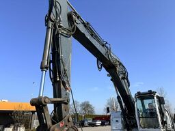 NEW HOLLAND KOBELCO E235SR-1ES