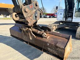 NEW HOLLAND KOBELCO E235SR-1ES