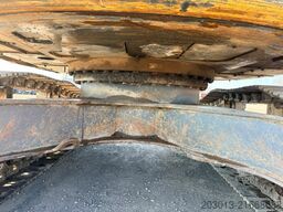 NEW HOLLAND KOBELCO E235SR-1ES