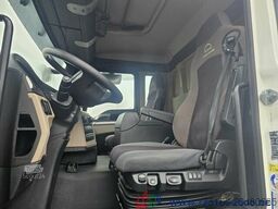 MAN TGS 26.320 6x2 BDF Mitnahmestapler AHK 1. Hand