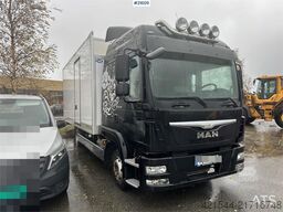 MAN TGL 8.220 4x2 box truck w/ 2 zone generator and li