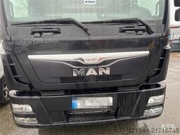 MAN TGL 8.220 4x2 box truck w/ 2 zone generator and li