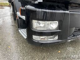 MAN TGL 8.220 4x2 box truck w/ 2 zone generator and li