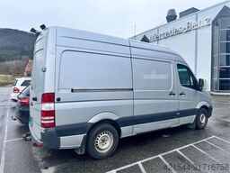 Mercedes-Benz Sprinter 316 van w/ 2 sets of tires!