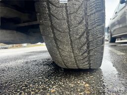 Mercedes-Benz Sprinter 316 van w/ 2 sets of tires!