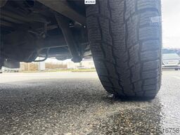 Mercedes-Benz Sprinter 316 van w/ 2 sets of tires!