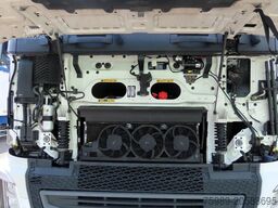 Volvo FH 460 NL truck, LNG, FRIGO