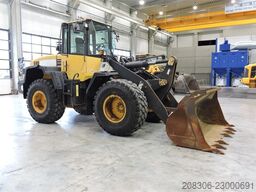 KOMATSU WA250
