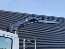 MAN TGL 12.220 / HIAB CRANE / MACHINE TRANSPORT