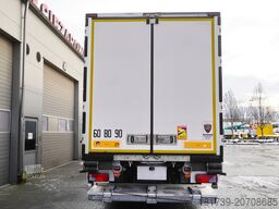 Lamberet refrigerated semi-trailer / Carrier