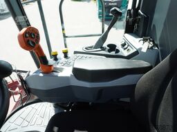 ROSTSELMASH VECTOR 425 RSM-101 grain harvester+Heade