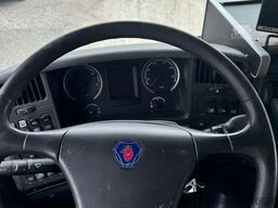 SCANIA R560