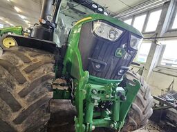 John Deere 6215 R