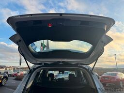 Mercedes-Benz GLB 200 4M Style+StandH+Distr+RKamera+Augment