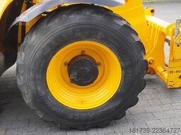 JCB 535-95 / 3.5 T / range 9.5 m / joystick