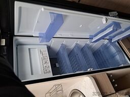 EURAMOBIL Activa One 550 MS Markise, Radio, RFK