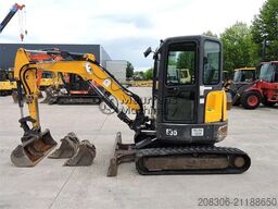 BOBCAT E35