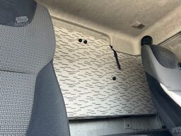 DAF LF 250 FA / 12 Ton / 802 dkm / 6 Cilinder / Cha...