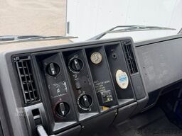 MERCEDES-BENZ 1820 AK Allrad 4x4 3-Sitzer ex-THW