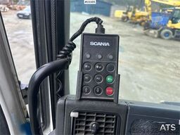 Scania R124/400 hook truck w/ 26T hook and box. WATCH VID
