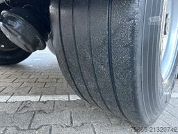 Kässbohrer Maxima XJ2 / Box / Laadklep 2500 kg / Liftas / ...