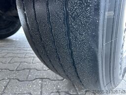 Kässbohrer Maxima XJ2 / Box / Laadklep 2500 kg / Liftas / ...