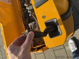 Hulleman Trucks & Machinery BV Hulleman Trucks & Machinery BV Hulleman Trucks & Machinery BV