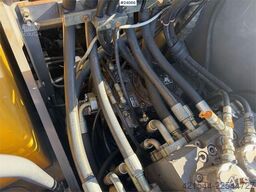 Volvo EW160B w/ rototilt and two buckets. WATCH VIDEO