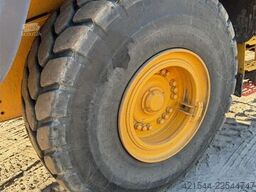Volvo L110H Wheel Loader
