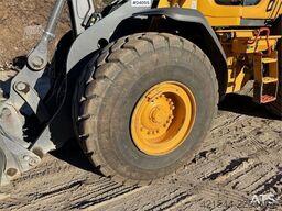 Volvo L110H Wheel Loader