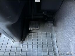 Volvo FH520 tractor unit. 141,000 km!