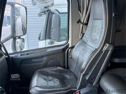 Volvo FH520 tractor unit. 141,000 km!